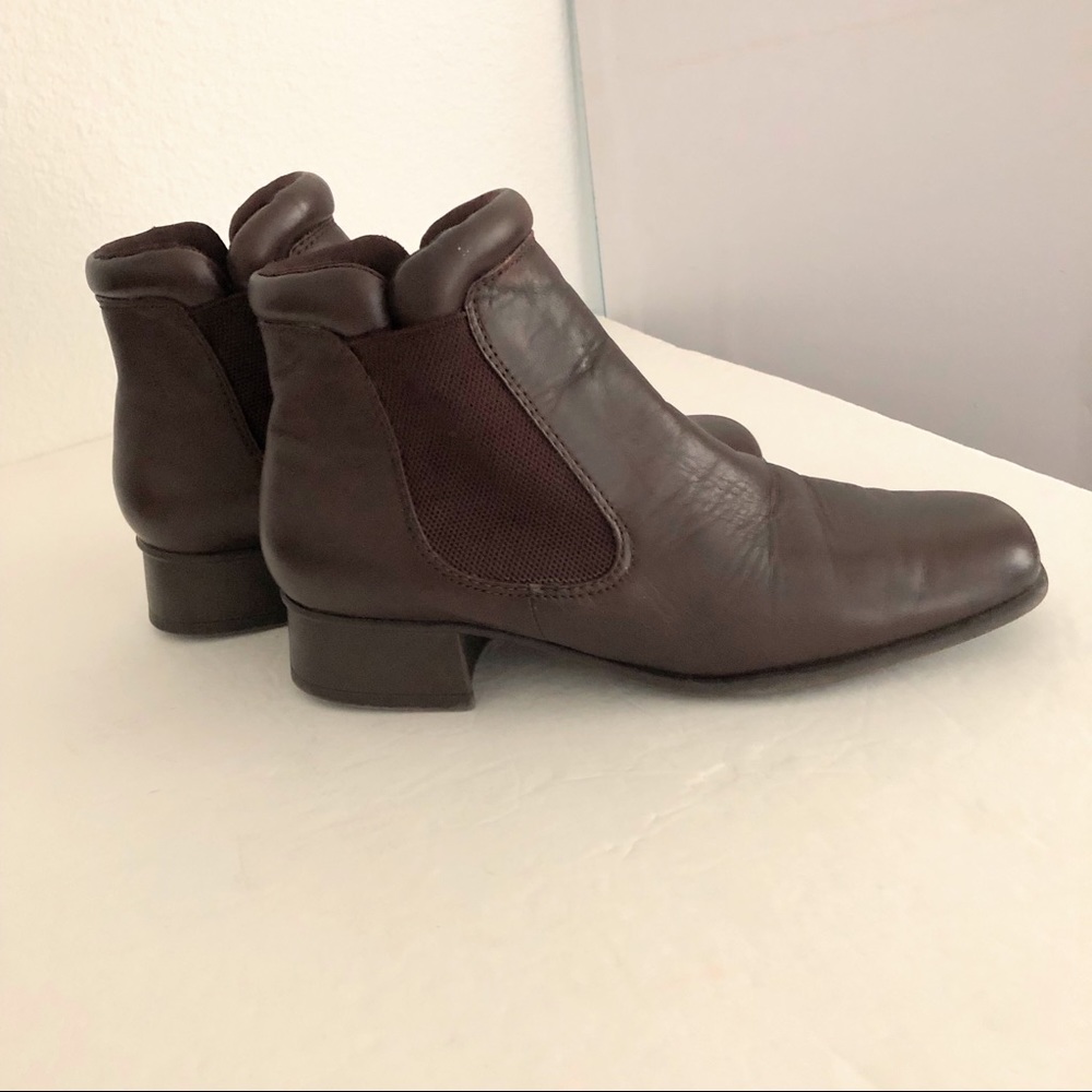 Sz 8M Brown Ankle Boots